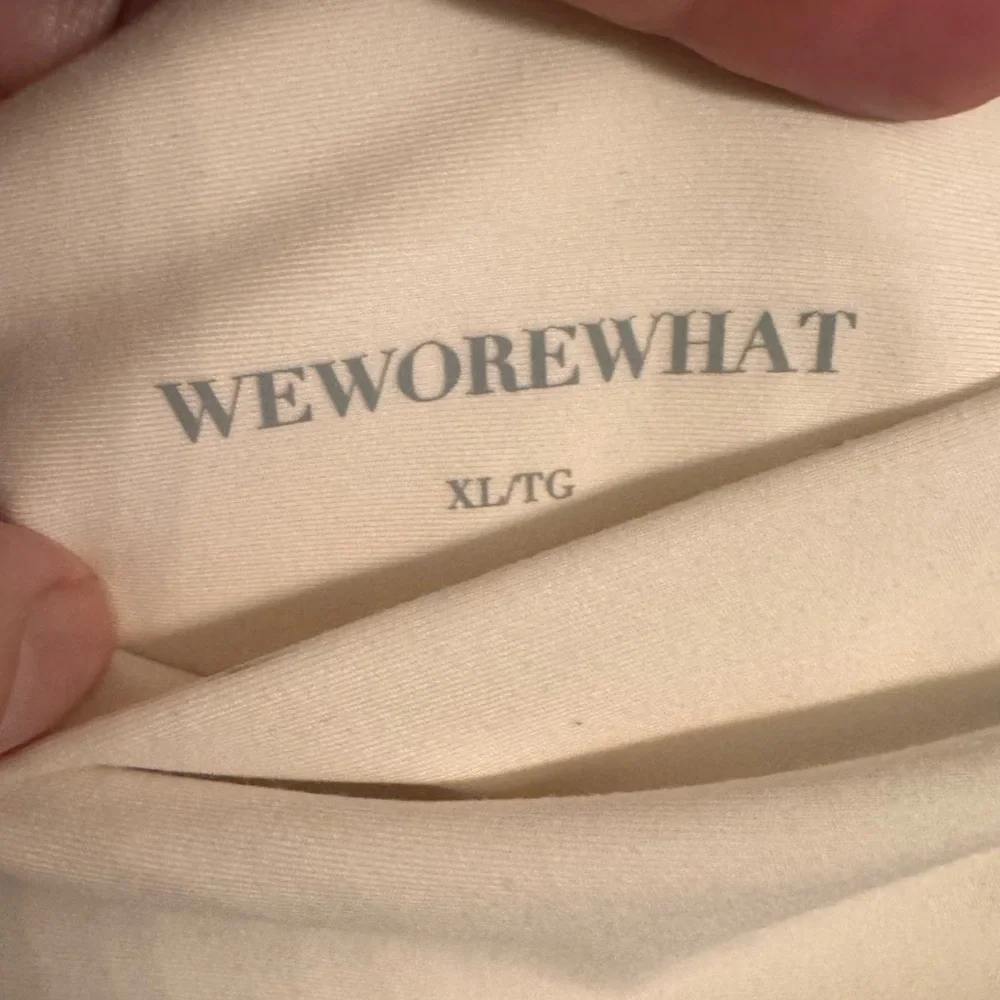 WEWOREWHAT Contrast Stitch Leggings‎